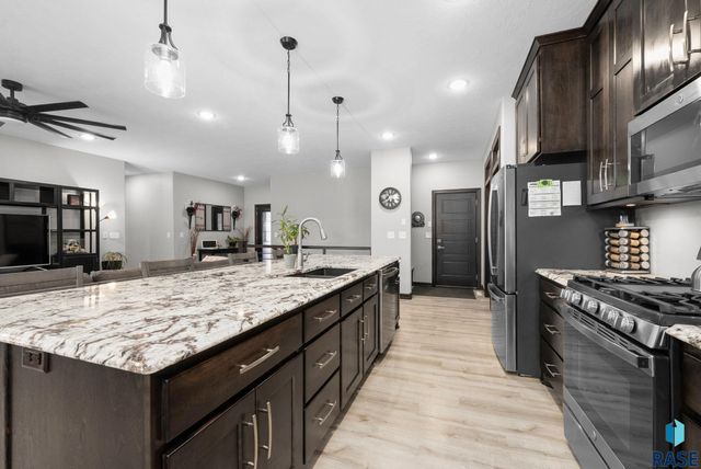 104 E Birchwood Dr Drive, Brandon, SD 57005