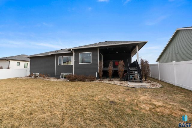 104 E Birchwood Dr Drive, Brandon, SD 57005