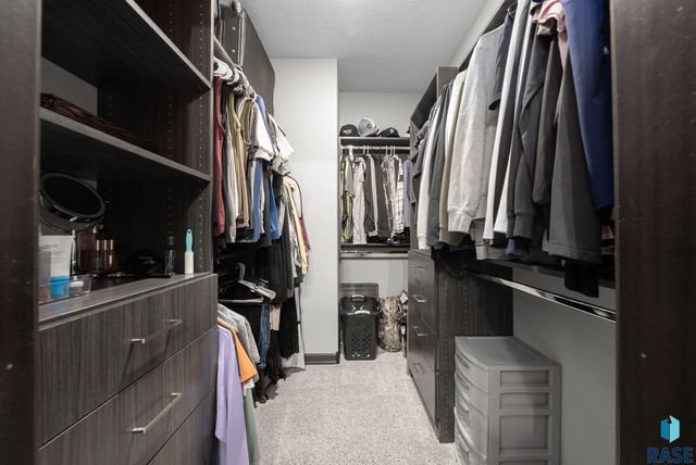 104 E Birchwood Dr Drive, Brandon, SD 57005