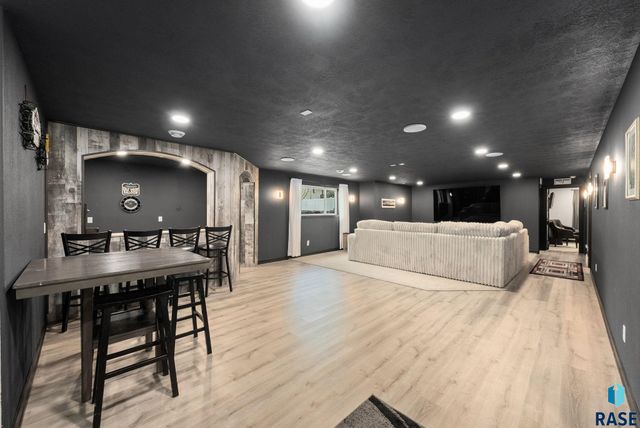 104 E Birchwood Dr Drive, Brandon, SD 57005