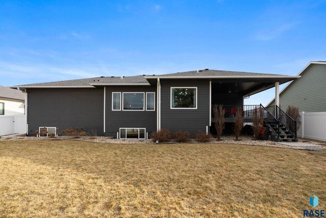104 E Birchwood Dr Drive, Brandon, SD 57005