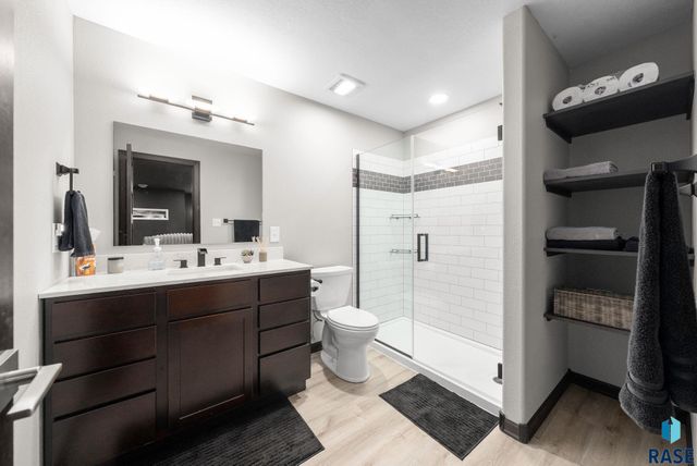 104 E Birchwood Dr Drive, Brandon, SD 57005