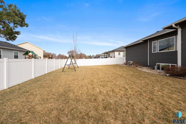 104 E Birchwood Dr Drive, Brandon, SD 57005