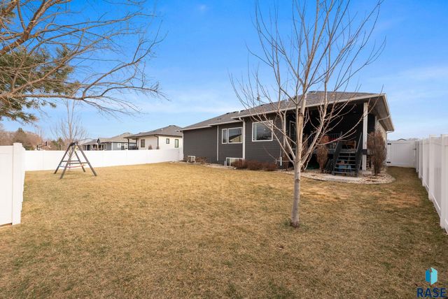 104 E Birchwood Dr Drive, Brandon, SD 57005