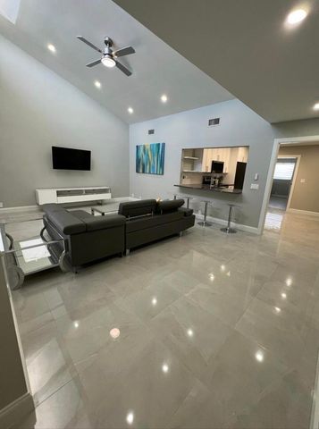 404 SE 6th Avenue, Deerfield Beach, FL 33441
