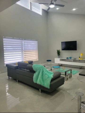 404 SE 6th Avenue, Deerfield Beach, FL 33441