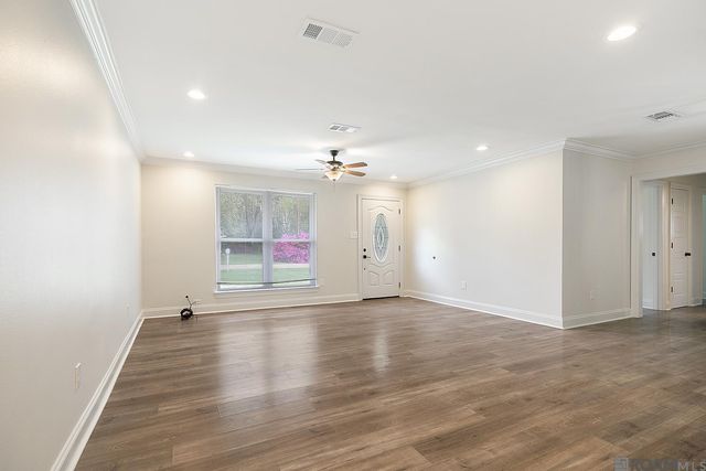 5665 Mapleton Dr, Greenwell Springs, LA 70739