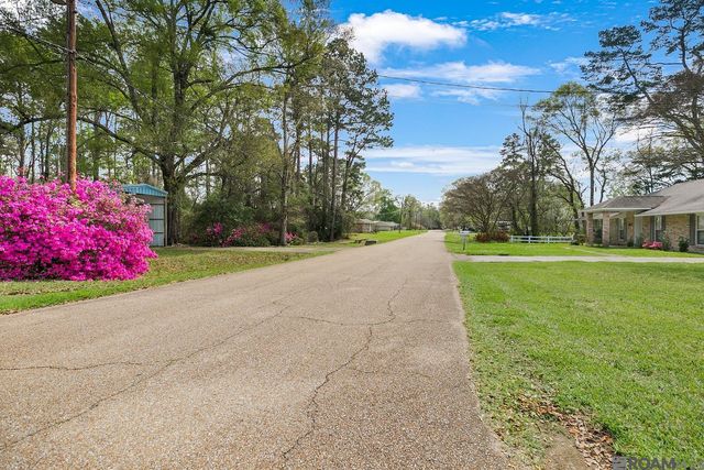 5665 Mapleton Dr, Greenwell Springs, LA 70739