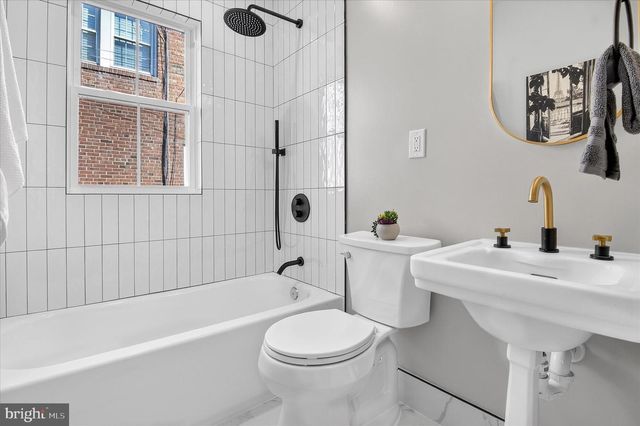 1607 N GLEBE RD, Arlington, VA 22207