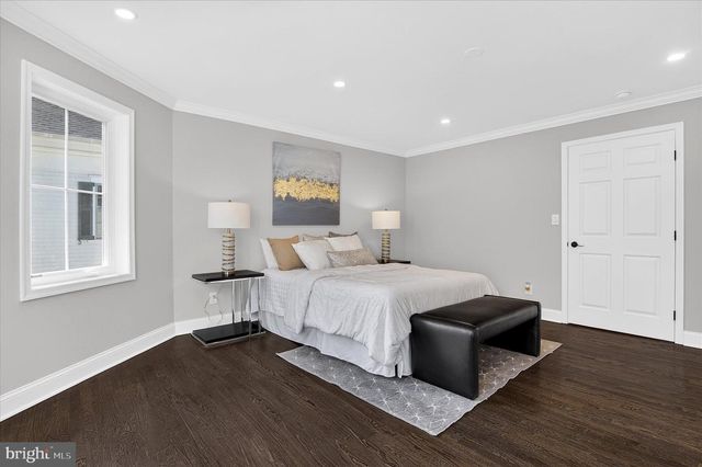 1607 N GLEBE RD, Arlington, VA 22207