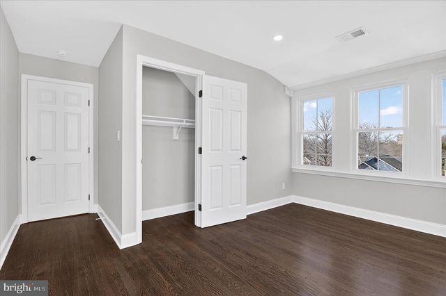 1607 N GLEBE RD, Arlington, VA 22207