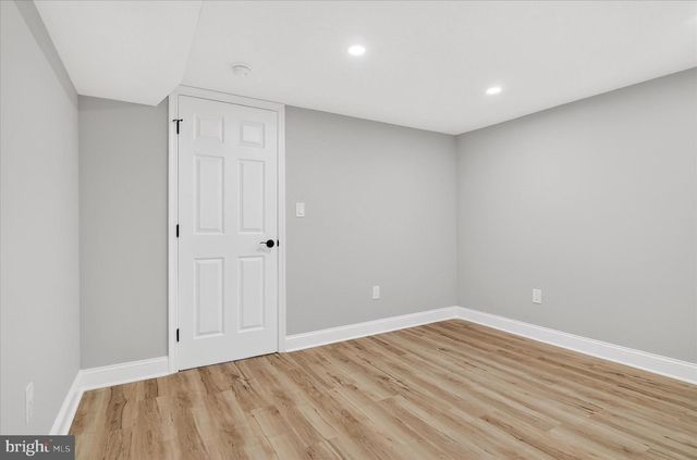 1607 N GLEBE RD, Arlington, VA 22207