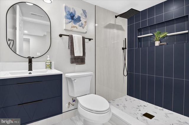 1607 N GLEBE RD, Arlington, VA 22207