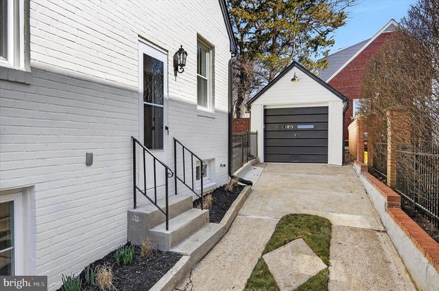 1607 N GLEBE RD, Arlington, VA 22207