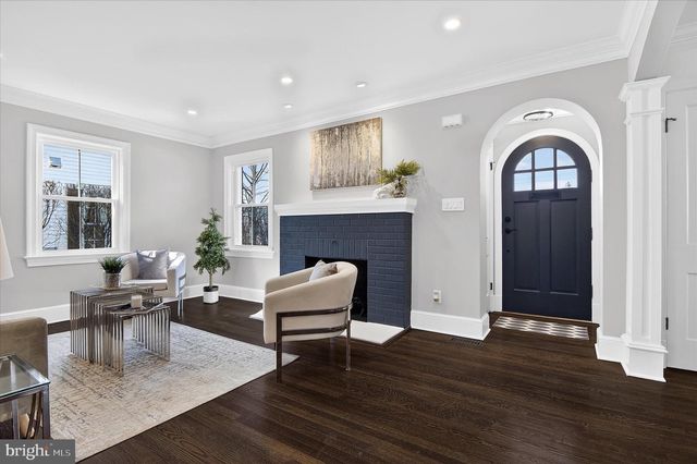 1607 N GLEBE RD, Arlington, VA 22207