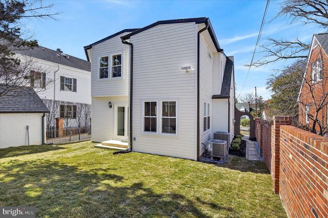 1607 N GLEBE RD, Arlington, VA 22207