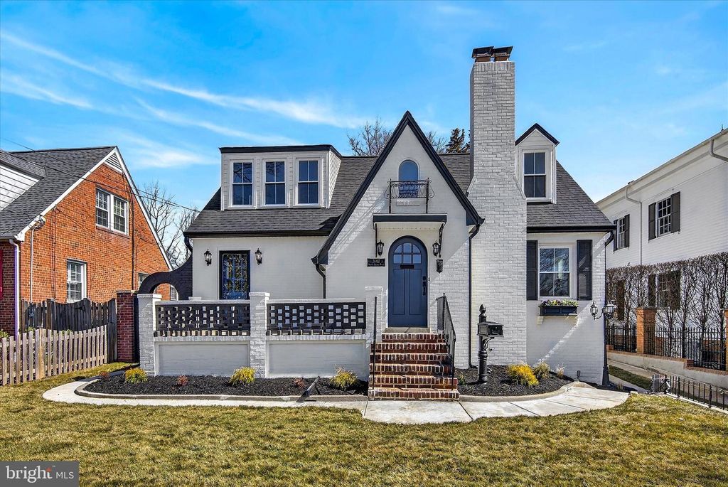 1607 N GLEBE RD, Arlington, VA 22207