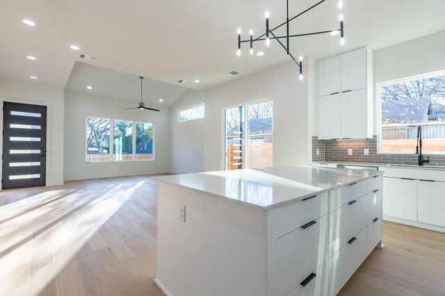 2008 Canterbury ST A, Austin, TX 78702