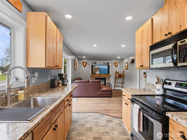 20110 Rainy Lane SW, Rochester, WA 98579
