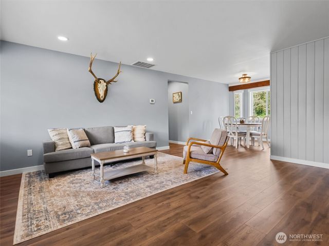 20110 Rainy Lane SW, Rochester, WA 98579