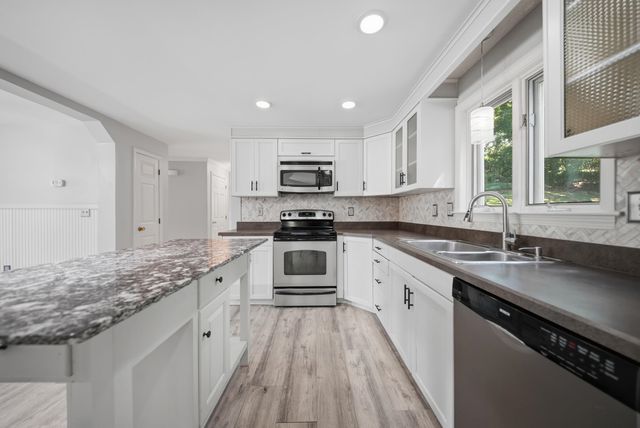 101 Currier Drive, Manchester, NH 03104