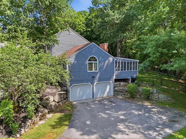 101 Currier Drive, Manchester, NH 03104