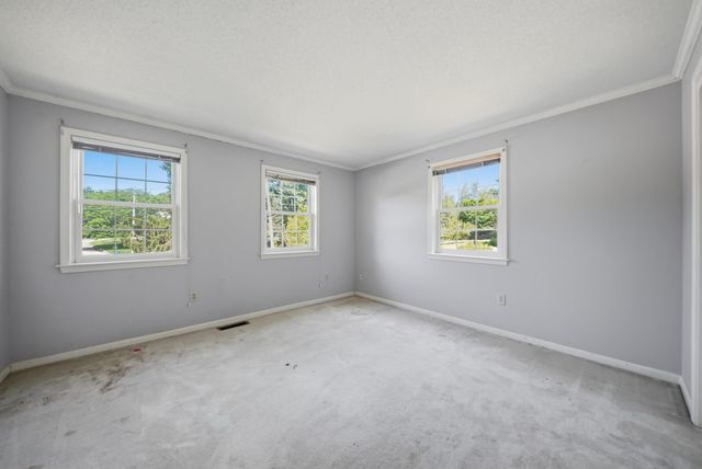 101 Currier Drive, Manchester, NH 03104