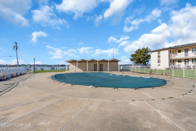 75 Wharfside Drive, Monmouth Beach, NJ 07750