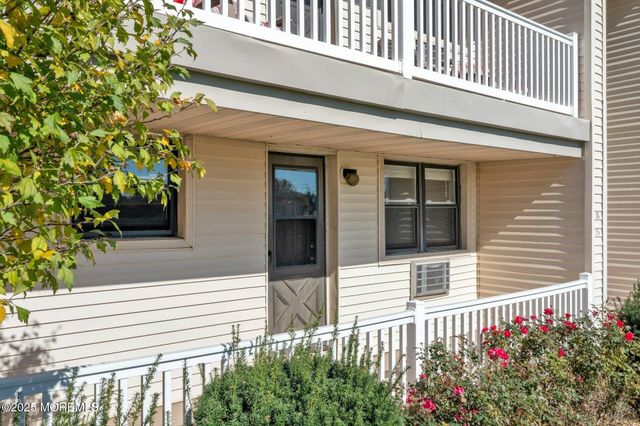 75 Wharfside Drive, Monmouth Beach, NJ 07750