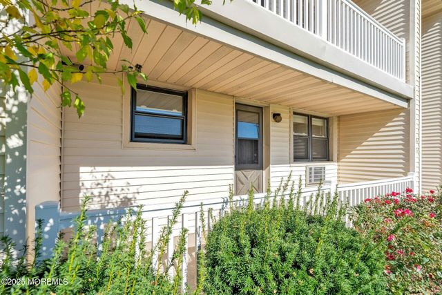 75 Wharfside Drive, Monmouth Beach, NJ 07750