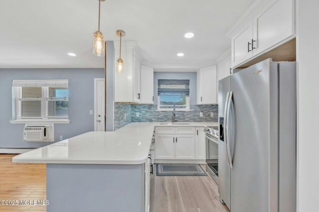 75 Wharfside Drive, Monmouth Beach, NJ 07750