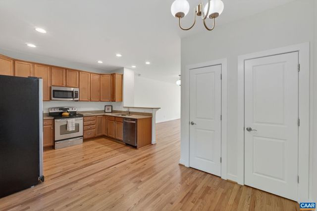 103 Longwood Dr Apt B, Charlottesville, VA 22903