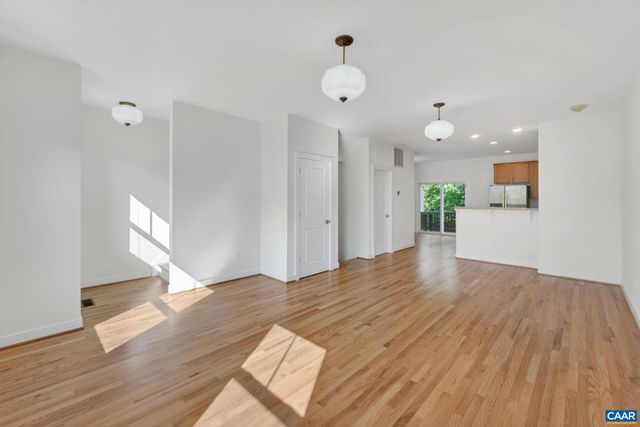 103 Longwood Dr Apt B, Charlottesville, VA 22903