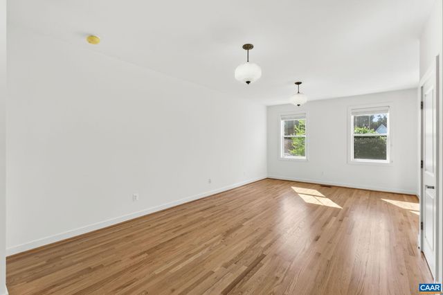 103 Longwood Dr Apt B, Charlottesville, VA 22903