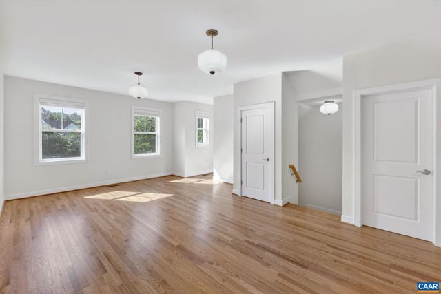 103 Longwood Dr Apt B, Charlottesville, VA 22903