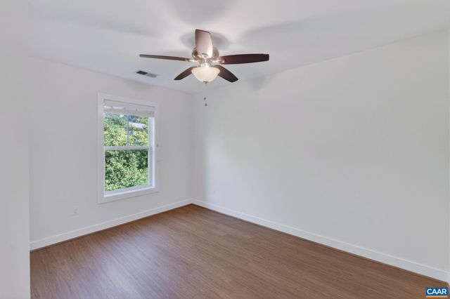 103 Longwood Dr Apt B, Charlottesville, VA 22903