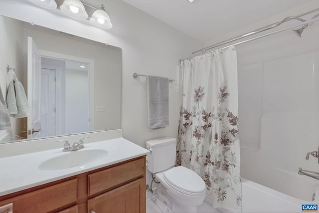 103 Longwood Dr Apt B, Charlottesville, VA 22903