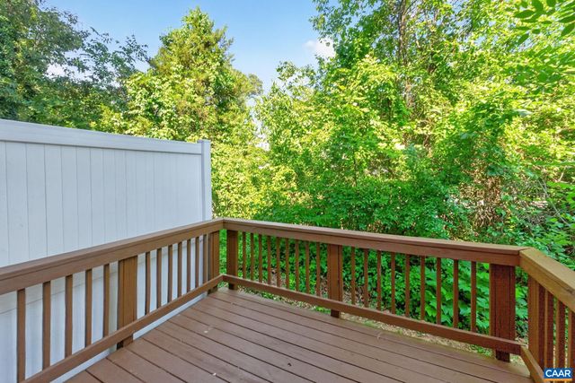 103 Longwood Dr Apt B, Charlottesville, VA 22903