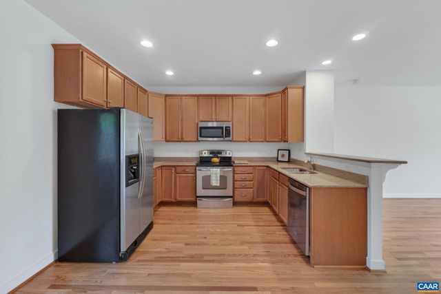 103 Longwood Dr Apt B, Charlottesville, VA 22903
