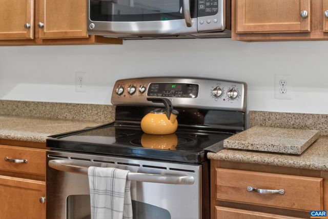 103 Longwood Dr Apt B, Charlottesville, VA 22903