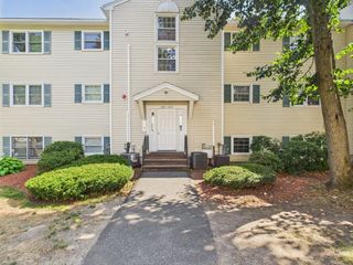 375 Aiken Ave 9, Lowell, MA 01850