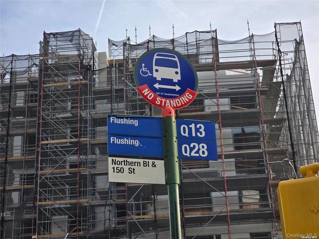 35-10 150 St 6A, Flushing, NY 11354