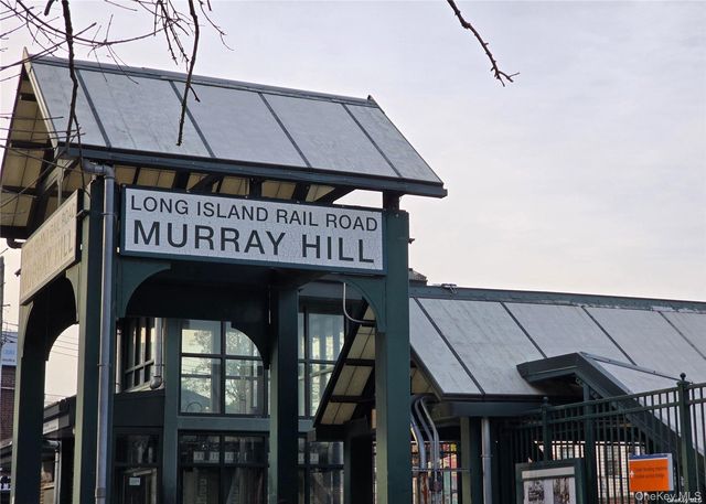 35-10 150 St 6A, Flushing, NY 11354