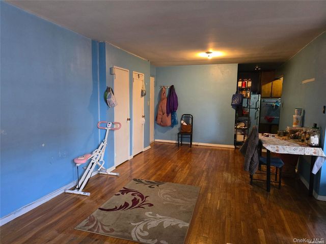 35-10 150 St 6A, Flushing, NY 11354