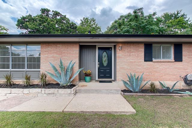 1304 Loma DR, Austin, TX 78741