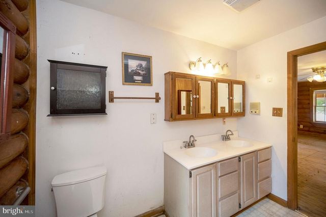 3856 RAPIDAN HILLS DR, Locust Grove, VA 22508