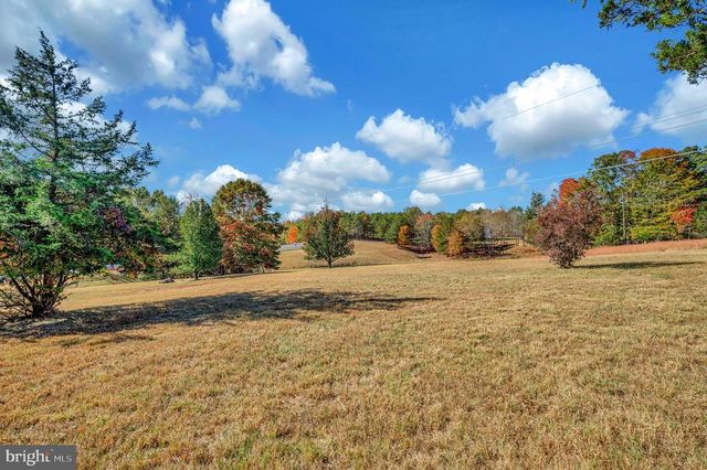 3856 RAPIDAN HILLS DR, Locust Grove, VA 22508