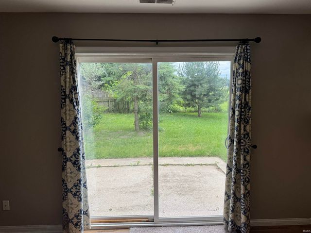 7824 Greenbank Court, Fort Wayne, IN 46815