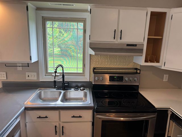 7824 Greenbank Court, Fort Wayne, IN 46815