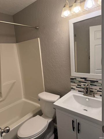 7824 Greenbank Court, Fort Wayne, IN 46815